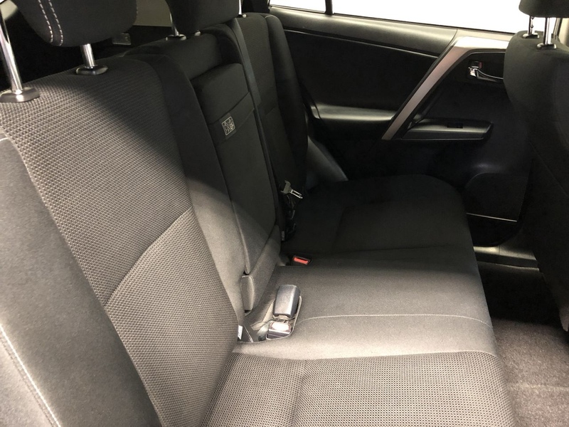 Toyota 2.5 VVT-h Icon SUV 5dr Petrol Hybrid CVT AUTO Euro 6 (s/s) (197 ps) JUST 2 OWNERS FROM NEW ONLY 70000 MILES 72-74 Mitcham Road
