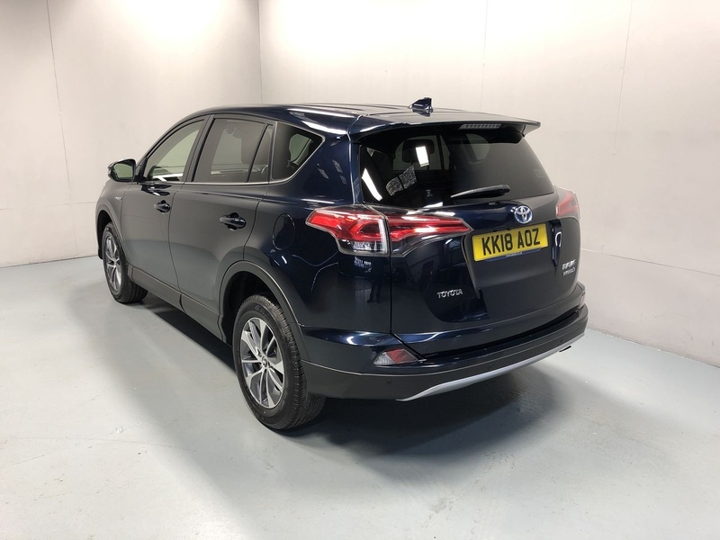 Toyota 2.5 VVT-h Icon SUV 5dr Petrol Hybrid CVT AUTO Euro 6 (s/s) (197 ps) JUST 2 OWNERS FROM NEW ONLY 70000 MILES 72-74 Mitcham Road