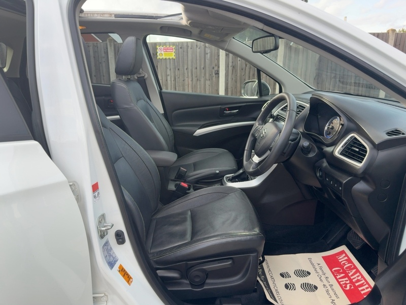 Suzuki 1.6 SZ5 SUV 5DR PETROL CVT ALLGRIP AUTO SUNROOF HEATED SEATS SAT NAV BLUETOOTH REAR CAM PARKING AIDS 1 OWNER FROM NEW ONLY 71000 MILES FSH 10 SERVICES 72-74 Mitcham Road
