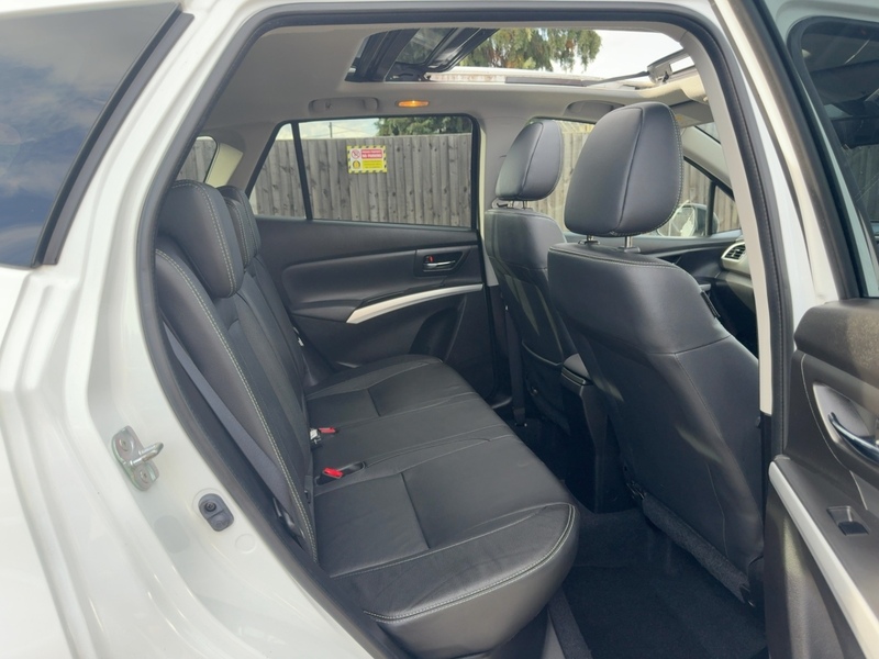 Suzuki 1.6 SZ5 SUV 5DR PETROL CVT ALLGRIP AUTO SUNROOF HEATED SEATS SAT NAV BLUETOOTH REAR CAM PARKING AIDS 1 OWNER FROM NEW ONLY 71000 MILES FSH 10 SERVICES 72-74 Mitcham Road