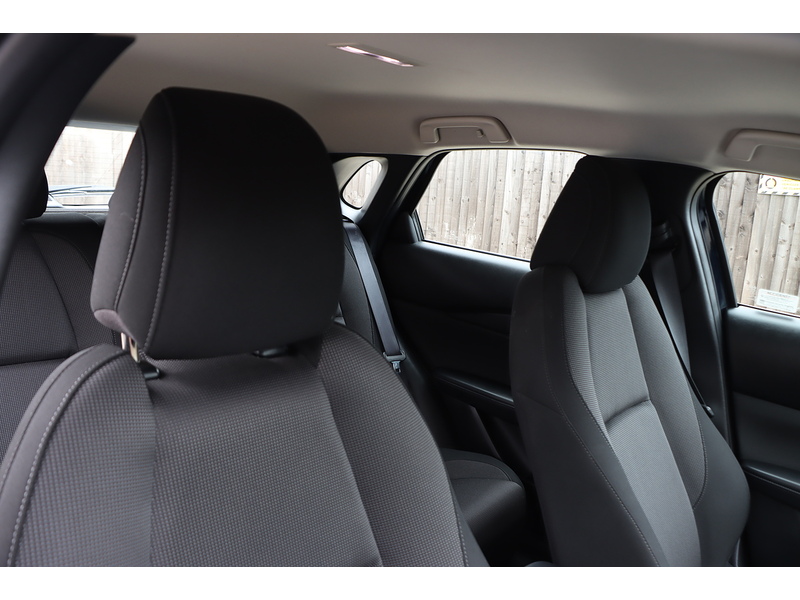 Mazda 2.0 E-SKYACTIV G MHEV SE-L LUX SUV 5DR PETROL AUTO HEATED SEATS SAT NAV BLUETOOTH APPLE CARPLAY REAR CAMERA PARKING AIDS 2 OWNERS ONLY 22000 MILES FSH 72-74 Mitcham Road