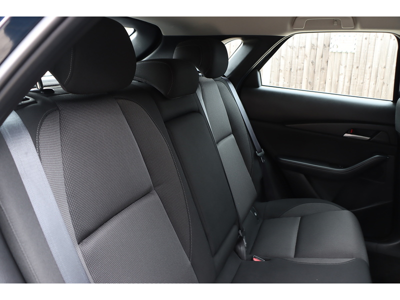 Mazda 2.0 E-SKYACTIV G MHEV SE-L LUX SUV 5DR PETROL AUTO HEATED SEATS SAT NAV BLUETOOTH APPLE CARPLAY REAR CAMERA PARKING AIDS 2 OWNERS ONLY 22000 MILES FSH 72-74 Mitcham Road