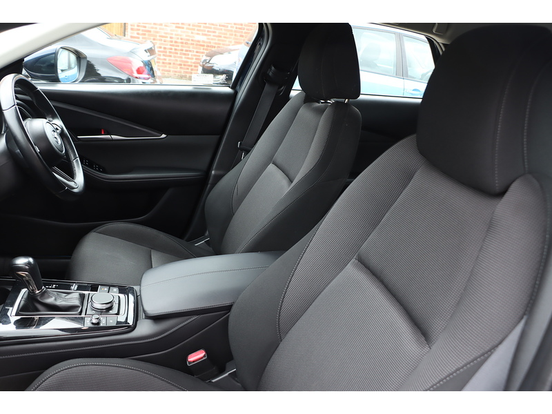 Mazda 2.0 E-SKYACTIV G MHEV SE-L LUX SUV 5DR PETROL AUTO HEATED SEATS SAT NAV BLUETOOTH APPLE CARPLAY REAR CAMERA PARKING AIDS 2 OWNERS ONLY 22000 MILES FSH 72-74 Mitcham Road