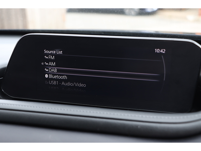 Mazda 2.0 E-SKYACTIV G MHEV SE-L LUX SUV 5DR PETROL AUTO HEATED SEATS SAT NAV BLUETOOTH APPLE CARPLAY REAR CAMERA PARKING AIDS 2 OWNERS ONLY 22000 MILES FSH 72-74 Mitcham Road