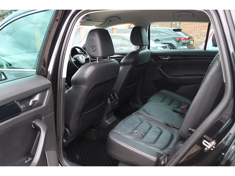 Skoda 1.4 TSI ACT EDITION SUV 5DR PETROL DSG AUTO 7 SEATER HEATED SEATS SATNAV BLUETOOTH APPLE CARPLAY REAR CAMERA PARKING AIDS JUST 1 OWNER 87000 MILES FSH 72-74 Mitcham Road