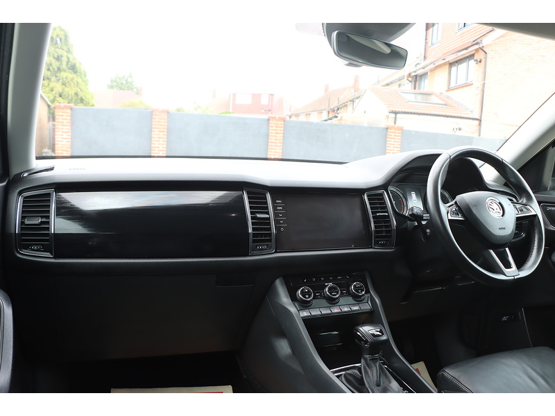 Skoda 1.4 TSI ACT EDITION SUV 5DR PETROL DSG AUTO 7 SEATER HEATED SEATS SATNAV BLUETOOTH APPLE CARPLAY REAR CAMERA PARKING AIDS JUST 1 OWNER 87000 MILES FSH 72-74 Mitcham Road
