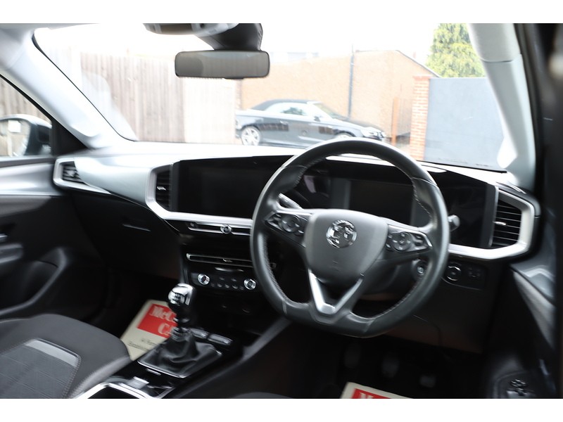 Vauxhall 1.2 TURBO SE EDITION SUV 5DR PETROL MANUAL SAT NAV BLUETOOTH DAB STEREO APPLE CARPLAY JUST 1 PRIVATE OWNER FROM NEW ONLY 41000 MILES SH NO ULEZ CHARGE 72-74 Mitcham Road