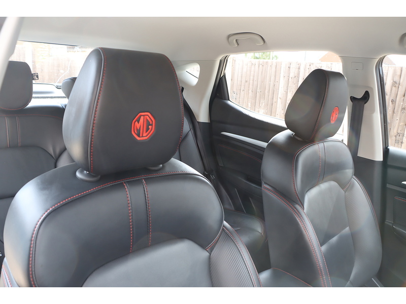 MG 1.0 T-GDI EXCLUSIVE SUV 5DR PETROL AUTO HEATED SEATS SAT NAV BLUETOOTH APPLE CARPLAY REAR & 360 CAMERA PARKING AIDS JUST 1 OWNER ONLY 22000 MILES SH 72-74 Mitcham Road