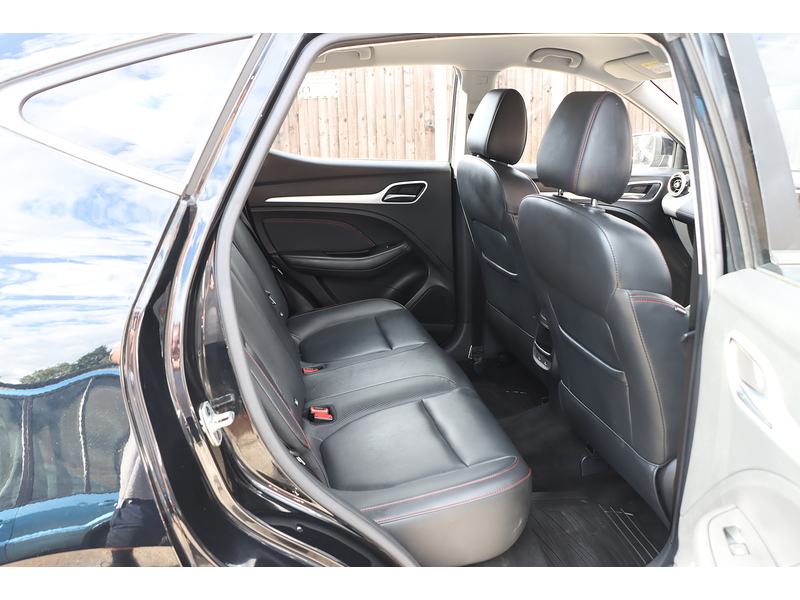 MG 1.0 T-GDI EXCLUSIVE SUV 5DR PETROL AUTO HEATED SEATS SAT NAV BLUETOOTH APPLE CARPLAY REAR & 360 CAMERA PARKING AIDS JUST 1 OWNER ONLY 22000 MILES SH 72-74 Mitcham Road