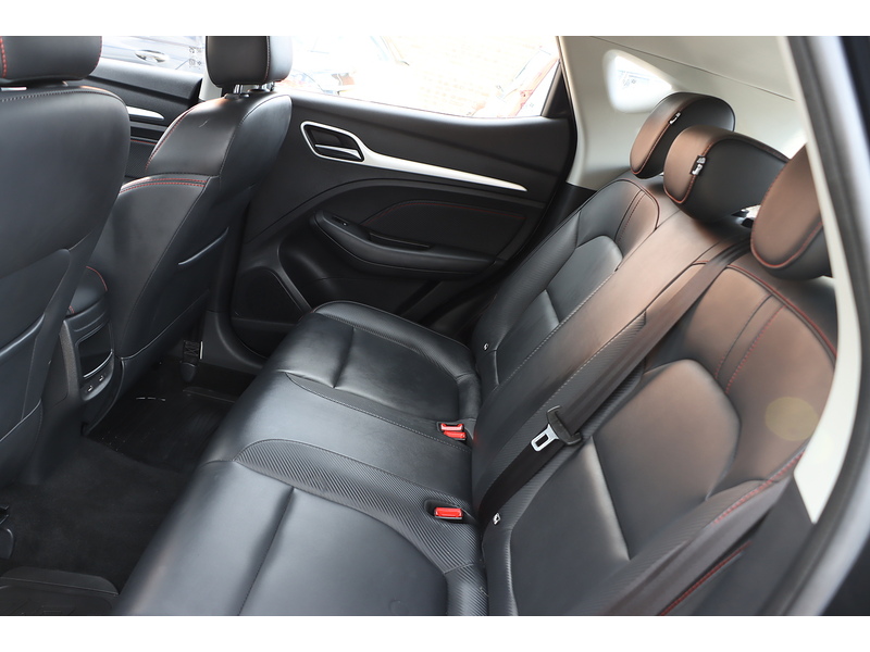 MG 1.0 T-GDI EXCLUSIVE SUV 5DR PETROL AUTO HEATED SEATS SAT NAV BLUETOOTH APPLE CARPLAY REAR & 360 CAMERA PARKING AIDS JUST 1 OWNER ONLY 22000 MILES SH 72-74 Mitcham Road