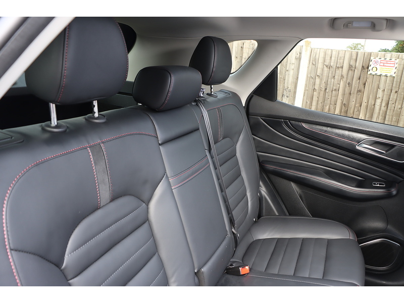 MG 1.5 T-GDI EXCLUSIVE SUV 5DR PETROL DCT AUTO PAN ROOF HEATED SEATS SAT NAV BLUETOOTH APPLE CARPLAY REAR CAMERA PARKING AIDS JUST 1 OWNER 40000 MILES SH 72-74 Mitcham Road