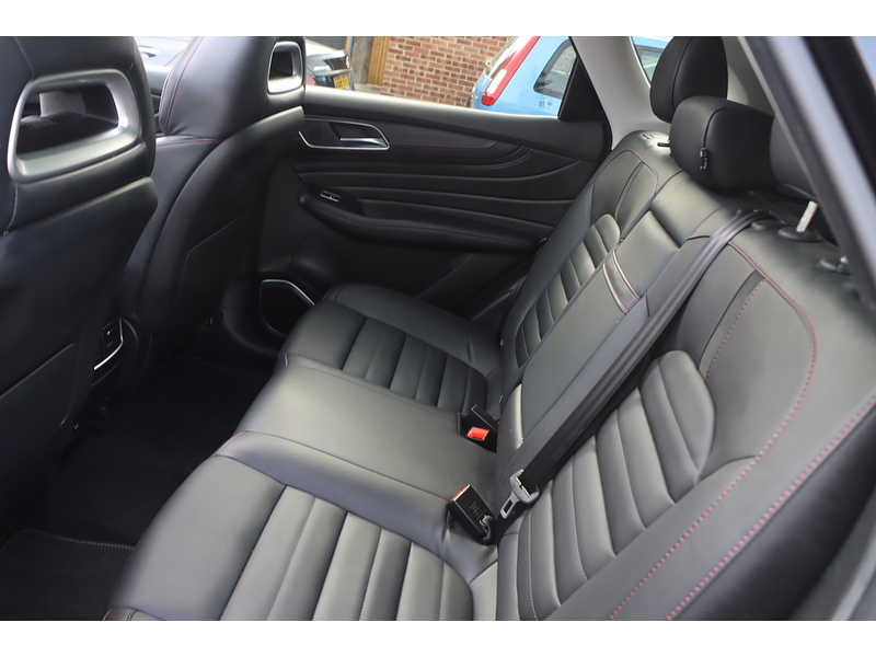 MG 1.5 T-GDI EXCLUSIVE SUV 5DR PETROL DCT AUTO PAN ROOF HEATED SEATS SAT NAV BLUETOOTH APPLE CARPLAY REAR CAMERA PARKING AIDS JUST 1 OWNER 40000 MILES SH 72-74 Mitcham Road