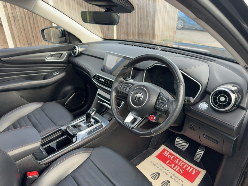 MG 1.5 T-GDI EXCLUSIVE SUV 5DR PETROL DCT AUTO PAN ROOF HEATED SEATS SAT NAV BLUETOOTH APPLE CARPLAY REAR CAMERA PARKING AIDS JUST 1 OWNER 40000 MILES SH 72-74 Mitcham Road