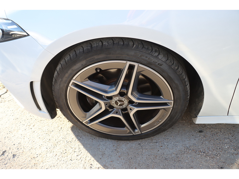 Mercedes-Benz A200 1.3 AMG LINE HATCHBACK 5DR PETROL 7G-DCT AUTO HEATED SEATS SATNAV BLUETOOTH REAR CAMERA SAME OWNER FOR 4 YEARS ONLY 57000 MILES SH NO ULEZ CHARGE 72-74 Mitcham Road