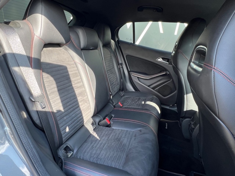 Mercedes-Benz GLA200 1.6 AMG LINE EDITION SUV 5DR PETROL 7G-DCT AUTO HEATED SEATS SAT NAV BLUETOOTH DAB STEREO REAR CAM PARKING AIDS ONLY 56000 MILES FSH 6 SERVICES 72-74 Mitcham Road