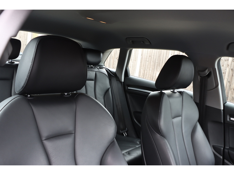 Audi 1.4 TFSIE 40 E-TRON SPORTBACK 5DR PETROL PLUG-IN HYBRID S TRONIC AUTO SAT NAV BLUETOOTH DAB STEREO APPLE CARPLAY PARKING AIDS 2 OWNERS 50000 MILES FSH 72-74 Mitcham Road