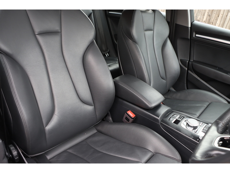 Audi 1.4 TFSIE 40 E-TRON SPORTBACK 5DR PETROL PLUG-IN HYBRID S TRONIC AUTO SAT NAV BLUETOOTH DAB STEREO APPLE CARPLAY PARKING AIDS 2 OWNERS 50000 MILES FSH 72-74 Mitcham Road