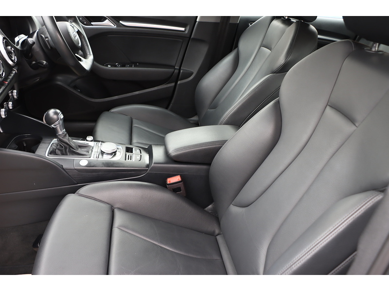 Audi 1.4 TFSIE 40 E-TRON SPORTBACK 5DR PETROL PLUG-IN HYBRID S TRONIC AUTO SAT NAV BLUETOOTH DAB STEREO APPLE CARPLAY PARKING AIDS 2 OWNERS 50000 MILES FSH 72-74 Mitcham Road