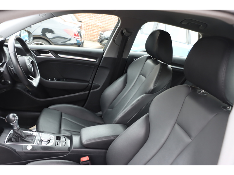 Audi 1.4 TFSIE 40 E-TRON SPORTBACK 5DR PETROL PLUG-IN HYBRID S TRONIC AUTO SAT NAV BLUETOOTH DAB STEREO APPLE CARPLAY PARKING AIDS 2 OWNERS 50000 MILES FSH 72-74 Mitcham Road