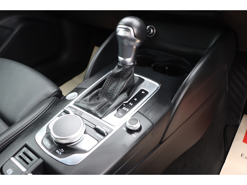 Audi 1.4 TFSIE 40 E-TRON SPORTBACK 5DR PETROL PLUG-IN HYBRID S TRONIC AUTO SAT NAV BLUETOOTH DAB STEREO APPLE CARPLAY PARKING AIDS 2 OWNERS 50000 MILES FSH 72-74 Mitcham Road