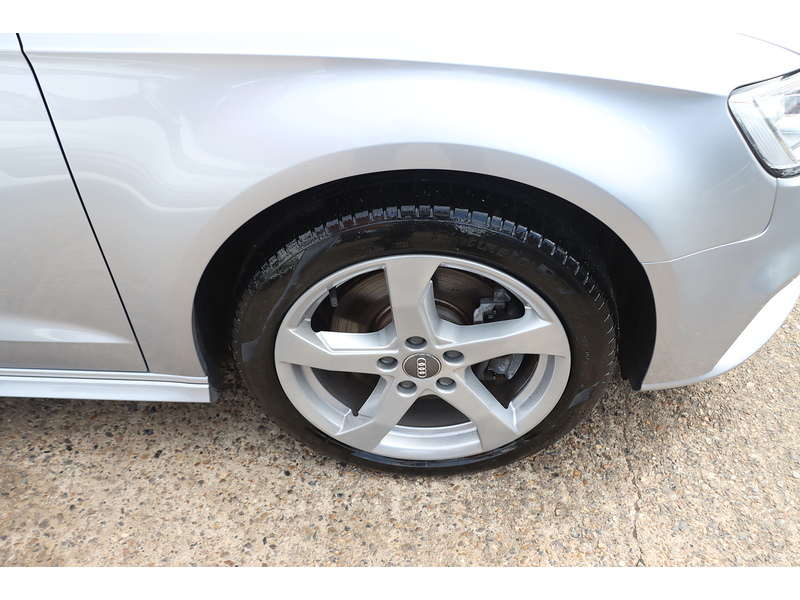 Audi 1.4 TFSIE 40 E-TRON SPORTBACK 5DR PETROL PLUG-IN HYBRID S TRONIC AUTO SAT NAV BLUETOOTH DAB STEREO APPLE CARPLAY PARKING AIDS 2 OWNERS 50000 MILES FSH 72-74 Mitcham Road