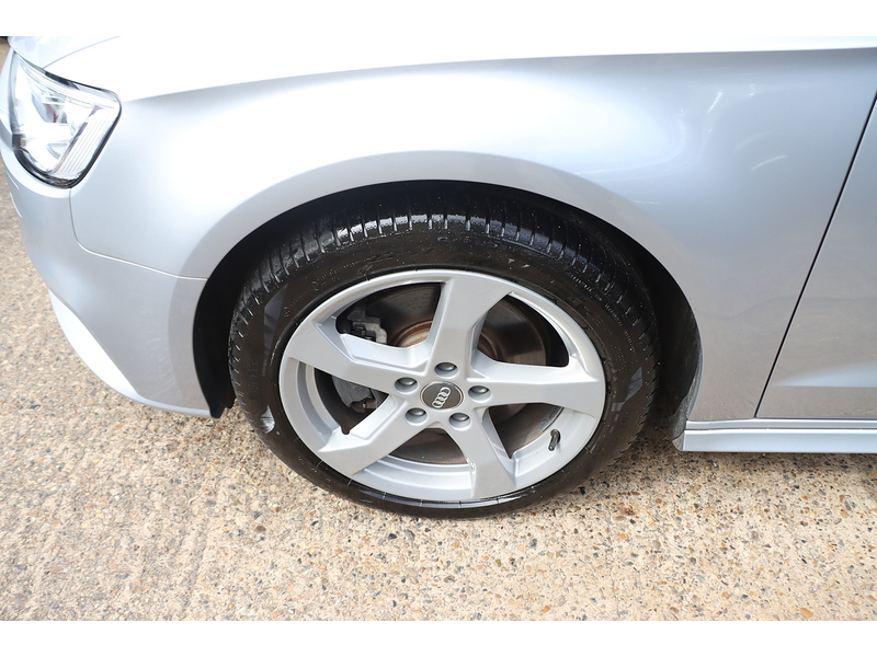 Audi 1.4 TFSIE 40 E-TRON SPORTBACK 5DR PETROL PLUG-IN HYBRID S TRONIC AUTO SAT NAV BLUETOOTH DAB STEREO APPLE CARPLAY PARKING AIDS 2 OWNERS 50000 MILES FSH 72-74 Mitcham Road