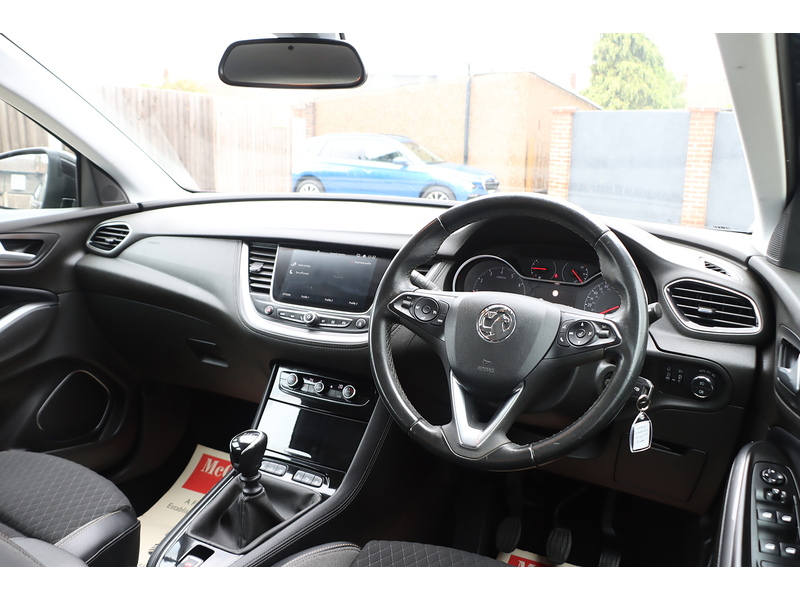 Vauxhall 1.2 TURBO BUSINESS EDITION NAV SUV 5DR PETROL MANUAL SATNAV BLUETOOTH DAB RADIO APPLE CARPLAY PARKING AIDS 2 OWNERS ONLY 43000 MILES SH NO ULEZ CHARGE 72-74 Mitcham Road