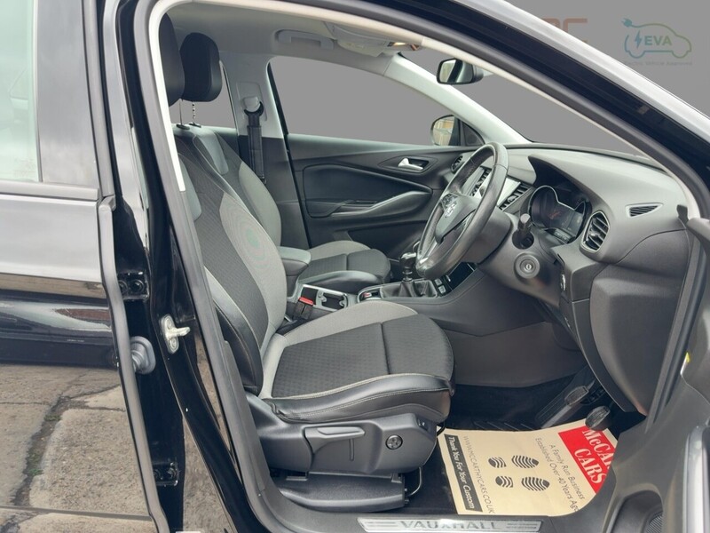 Vauxhall 1.2 TURBO BUSINESS EDITION NAV SUV 5DR PETROL MANUAL SATNAV BLUETOOTH DAB RADIO APPLE CARPLAY PARKING AIDS 2 OWNERS ONLY 43000 MILES SH NO ULEZ CHARGE 72-74 Mitcham Road