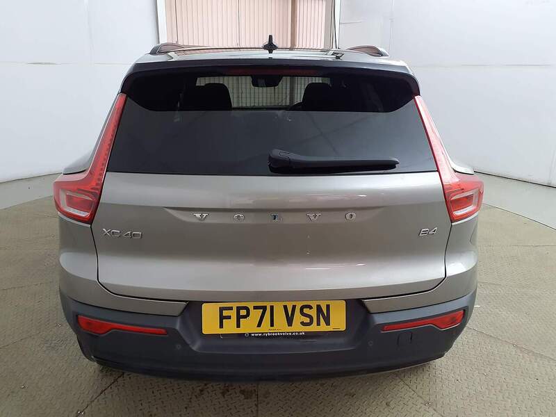 Volvo 2.0 B4 MHEV ULTIMATE SUV 5DR PETROL HYBRID DCT AUTO SUNROOF HEATED SEATS SATNAV BLUETOOTH DAB STEREO REAR CAMERA PARKING AIDS 2 OWNERS 56000 MILES FSH 72-74 Mitcham Road