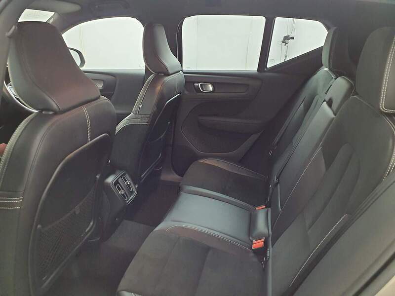 Volvo 2.0 B4 MHEV ULTIMATE SUV 5DR PETROL HYBRID DCT AUTO SUNROOF HEATED SEATS SATNAV BLUETOOTH DAB STEREO REAR CAMERA PARKING AIDS 2 OWNERS 56000 MILES FSH 72-74 Mitcham Road