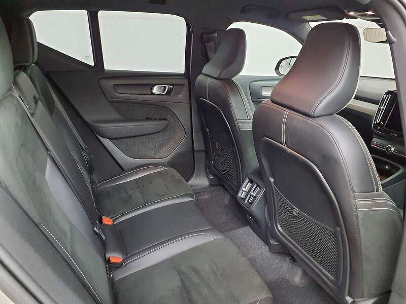 Volvo 2.0 B4 MHEV ULTIMATE SUV 5DR PETROL HYBRID DCT AUTO SUNROOF HEATED SEATS SATNAV BLUETOOTH DAB STEREO REAR CAMERA PARKING AIDS 2 OWNERS 56000 MILES FSH 72-74 Mitcham Road