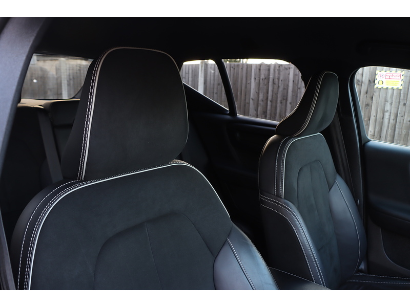 Volvo 2.0 B4 MHEV ULTIMATE SUV 5DR PETROL HYBRID DCT AUTO SUNROOF HEATED SEATS SATNAV BLUETOOTH DAB STEREO REAR CAMERA PARKING AIDS 2 OWNERS 56000 MILES FSH 72-74 Mitcham Road