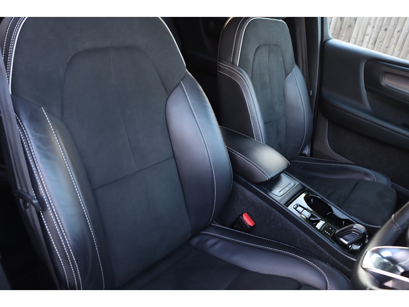 Volvo 2.0 B4 MHEV ULTIMATE SUV 5DR PETROL HYBRID DCT AUTO SUNROOF HEATED SEATS SATNAV BLUETOOTH DAB STEREO REAR CAMERA PARKING AIDS 2 OWNERS 56000 MILES FSH 72-74 Mitcham Road