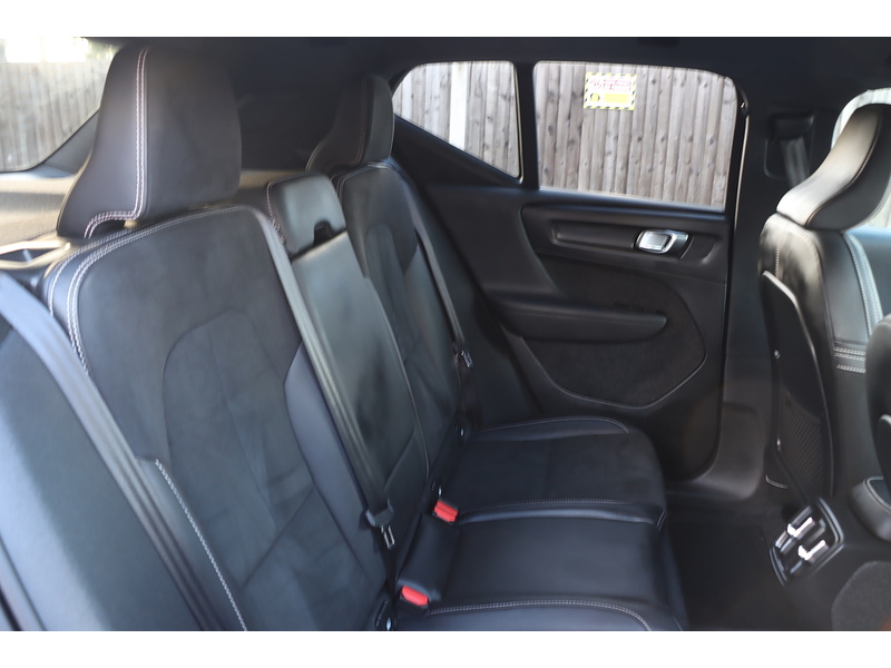 Volvo 2.0 B4 MHEV ULTIMATE SUV 5DR PETROL HYBRID DCT AUTO SUNROOF HEATED SEATS SATNAV BLUETOOTH DAB STEREO REAR CAMERA PARKING AIDS 2 OWNERS 56000 MILES FSH 72-74 Mitcham Road