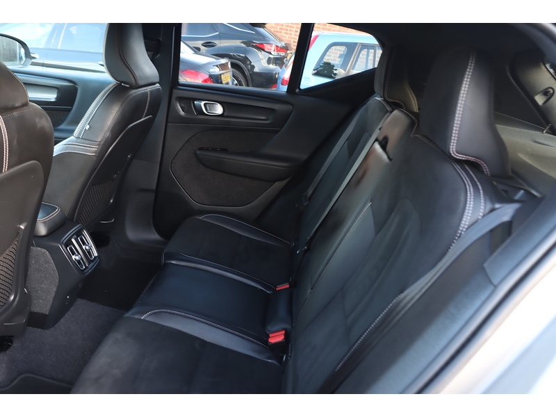 Volvo 2.0 B4 MHEV ULTIMATE SUV 5DR PETROL HYBRID DCT AUTO SUNROOF HEATED SEATS SATNAV BLUETOOTH DAB STEREO REAR CAMERA PARKING AIDS 2 OWNERS 56000 MILES FSH 72-74 Mitcham Road