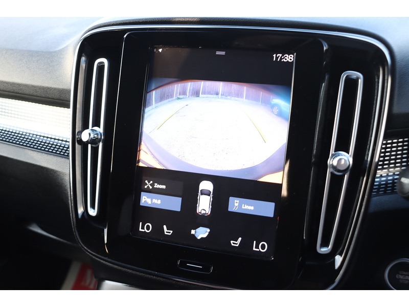 Volvo 2.0 B4 MHEV ULTIMATE SUV 5DR PETROL HYBRID DCT AUTO SUNROOF HEATED SEATS SATNAV BLUETOOTH DAB STEREO REAR CAMERA PARKING AIDS 2 OWNERS 56000 MILES FSH 72-74 Mitcham Road