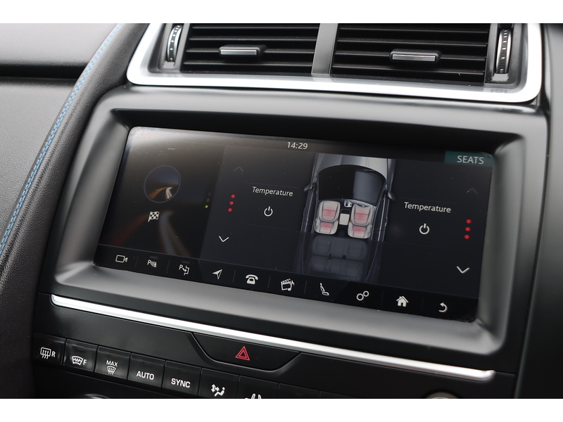 Jaguar P250 2.0 R-DYNAMIC SE SUV 5DR PETROL AWD AUTO HEATED SEATS SAT NAV BLUETOOTH DAB STEREO APPLE CARPLAY REAR CAMERA PARKING AIDS 2 OWNERS 61000 MILES SH 72-74 Mitcham Road