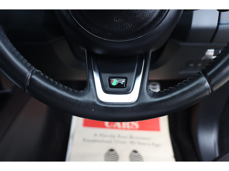 Jaguar P250 2.0 R-DYNAMIC SE SUV 5DR PETROL AWD AUTO HEATED SEATS SAT NAV BLUETOOTH DAB STEREO APPLE CARPLAY REAR CAMERA PARKING AIDS 2 OWNERS 61000 MILES SH 72-74 Mitcham Road