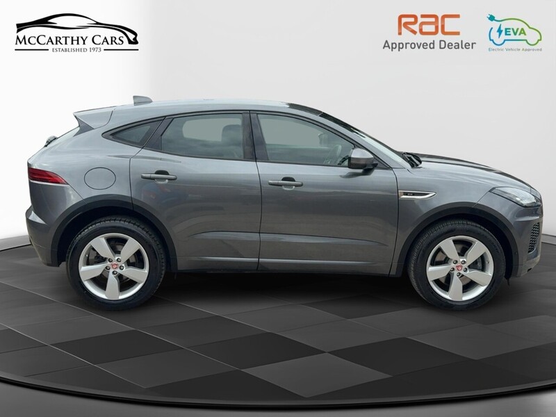 Jaguar P250 2.0 R-DYNAMIC SE SUV 5DR PETROL AWD AUTO HEATED SEATS SAT NAV BLUETOOTH DAB STEREO APPLE CARPLAY REAR CAMERA PARKING AIDS 2 OWNERS 61000 MILES SH 72-74 Mitcham Road