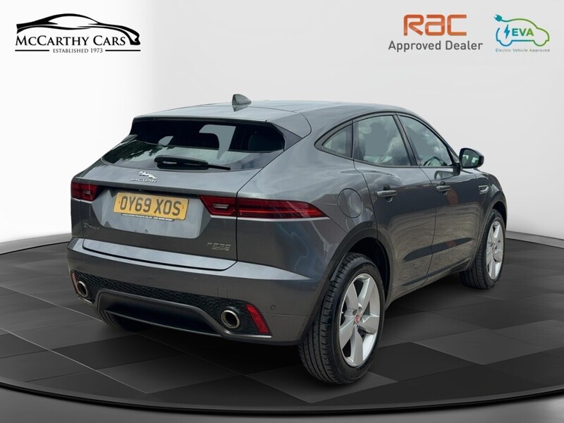 Jaguar P250 2.0 R-DYNAMIC SE SUV 5DR PETROL AWD AUTO HEATED SEATS SAT NAV BLUETOOTH DAB STEREO APPLE CARPLAY REAR CAMERA PARKING AIDS 2 OWNERS 61000 MILES SH 72-74 Mitcham Road