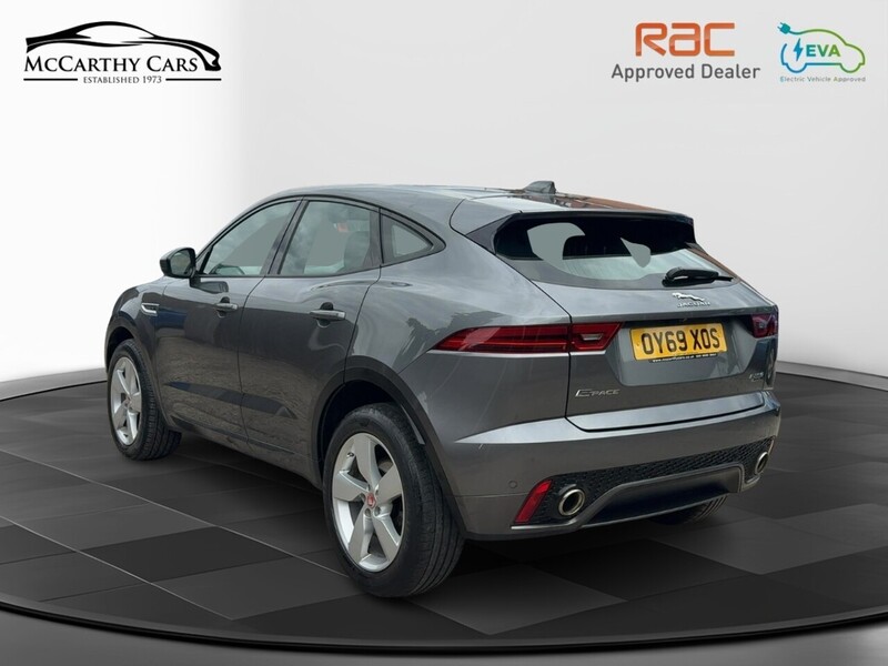 Jaguar P250 2.0 R-DYNAMIC SE SUV 5DR PETROL AWD AUTO HEATED SEATS SAT NAV BLUETOOTH DAB STEREO APPLE CARPLAY REAR CAMERA PARKING AIDS 2 OWNERS 61000 MILES SH 72-74 Mitcham Road