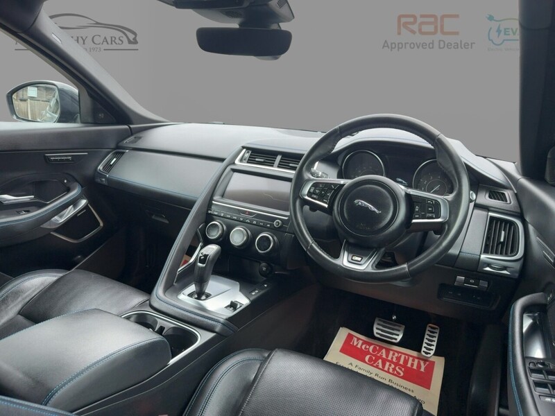Jaguar P250 2.0 R-DYNAMIC SE SUV 5DR PETROL AWD AUTO HEATED SEATS SAT NAV BLUETOOTH DAB STEREO APPLE CARPLAY REAR CAMERA PARKING AIDS 2 OWNERS 61000 MILES SH 72-74 Mitcham Road