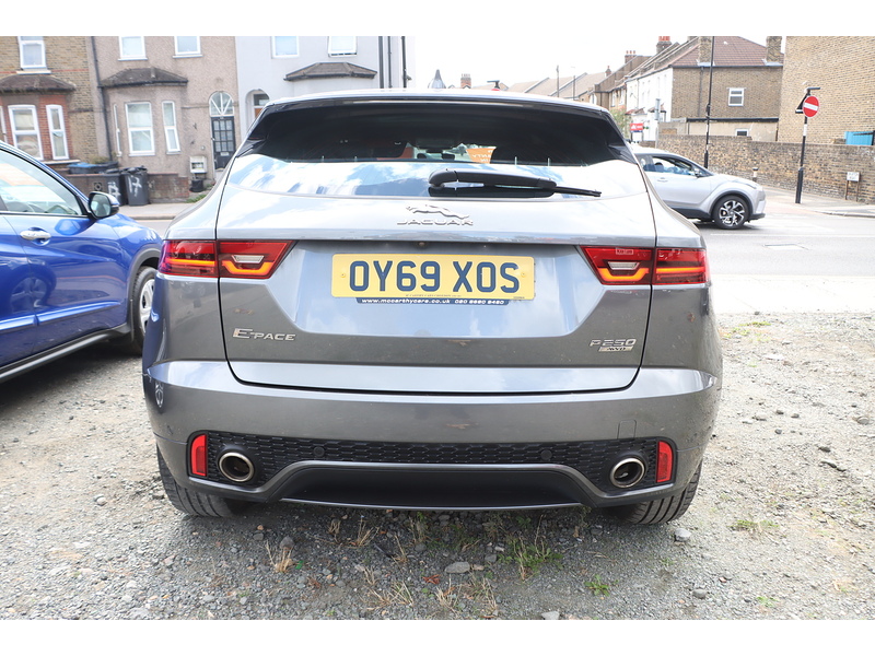 Jaguar P250 2.0 R-DYNAMIC SE SUV 5DR PETROL AWD AUTO HEATED SEATS SAT NAV BLUETOOTH DAB STEREO APPLE CARPLAY REAR CAMERA PARKING AIDS 2 OWNERS 61000 MILES SH 72-74 Mitcham Road