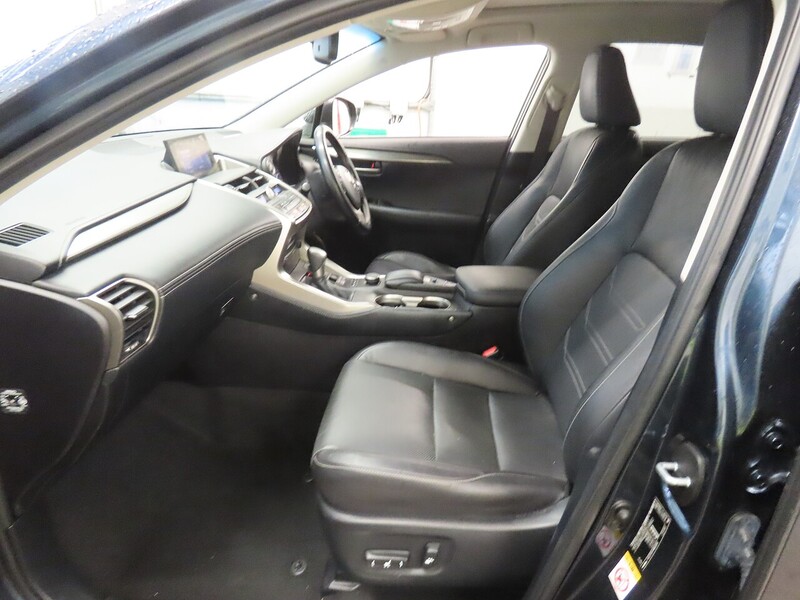 Lexus 300H 2.5 LUXURY SUV 5DR PETROL HYBRID E-CVT 4WD AUTO HEATED SEATS SAT NAV BLUETOOTH DAB STEREO REAR CAMERA PARKING AIDS JUST 2 OWNERS 77000 MILES SH 72-74 Mitcham Road
