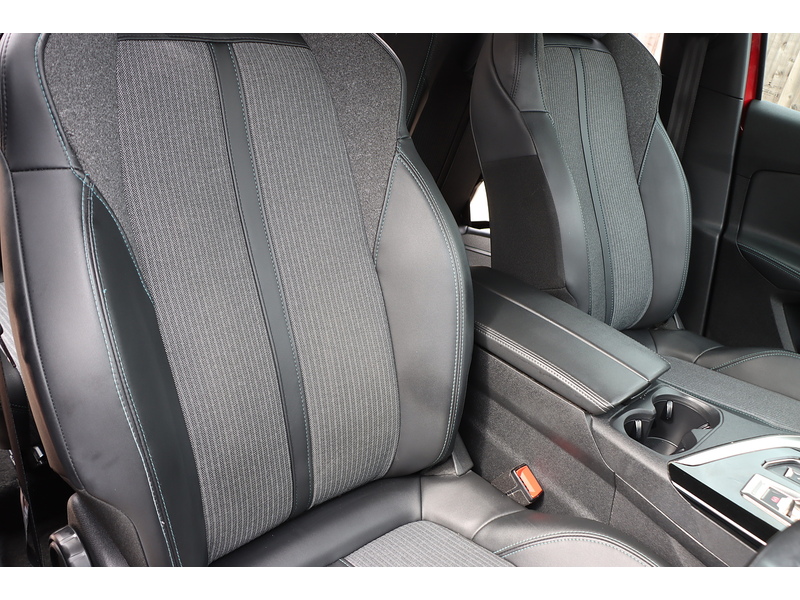 Peugeot 1.2 PURETECH ALLURE SUV 5DR PETROL EAT AUTO 7 SEATER SAT NAV BLUETOOTH DAB STEREO APPLE CARPLAY REAR CAMERA PARKING AIDS 44000 MILES SH NO ULEZ CHARGE 72-74 Mitcham Road
