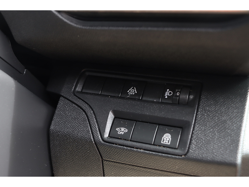 Peugeot 1.2 PURETECH ALLURE SUV 5DR PETROL EAT AUTO 7 SEATER SAT NAV BLUETOOTH DAB STEREO APPLE CARPLAY REAR CAMERA PARKING AIDS 44000 MILES SH NO ULEZ CHARGE 72-74 Mitcham Road