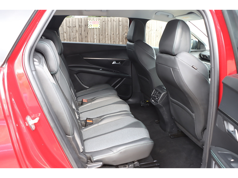 Peugeot 1.2 PURETECH ALLURE SUV 5DR PETROL EAT AUTO 7 SEATER SAT NAV BLUETOOTH DAB STEREO APPLE CARPLAY REAR CAMERA PARKING AIDS 44000 MILES SH NO ULEZ CHARGE 72-74 Mitcham Road