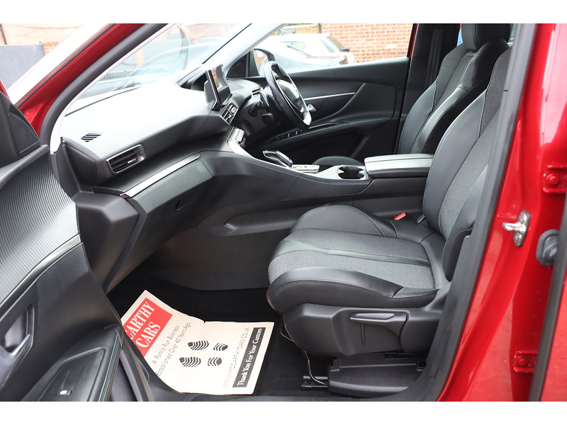 Peugeot 1.2 PURETECH ALLURE SUV 5DR PETROL EAT AUTO 7 SEATER SAT NAV BLUETOOTH DAB STEREO APPLE CARPLAY REAR CAMERA PARKING AIDS 44000 MILES SH NO ULEZ CHARGE 72-74 Mitcham Road