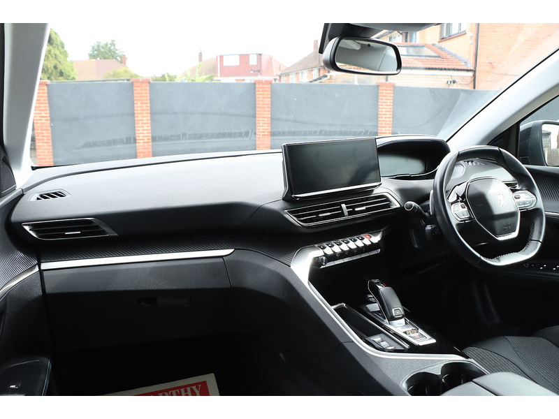 Peugeot 1.2 PURETECH ALLURE SUV 5DR PETROL EAT AUTO 7 SEATER SAT NAV BLUETOOTH DAB STEREO APPLE CARPLAY REAR CAMERA PARKING AIDS 44000 MILES SH NO ULEZ CHARGE 72-74 Mitcham Road