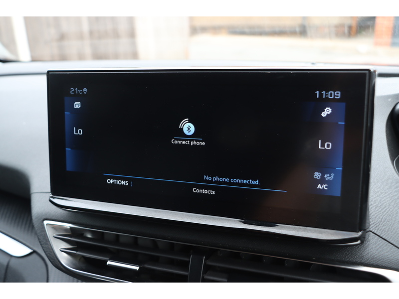 Peugeot 1.2 PURETECH ALLURE SUV 5DR PETROL EAT AUTO 7 SEATER SAT NAV BLUETOOTH DAB STEREO APPLE CARPLAY REAR CAMERA PARKING AIDS 44000 MILES SH NO ULEZ CHARGE 72-74 Mitcham Road